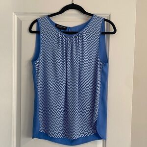 Jones New York Blue Chevron Sleeveless Blouse